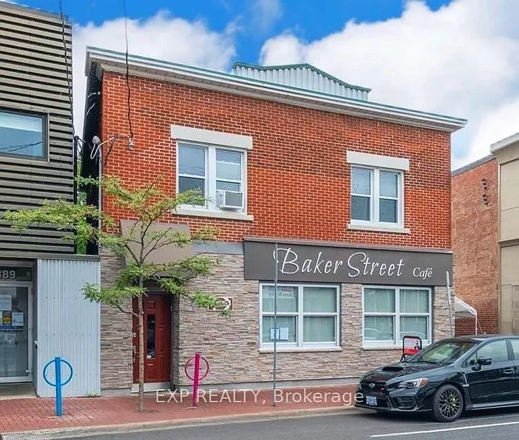 3 bed, $2,200 — Photo 2