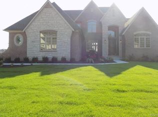 10603 Stoney Point Dr, South Lyon, MI