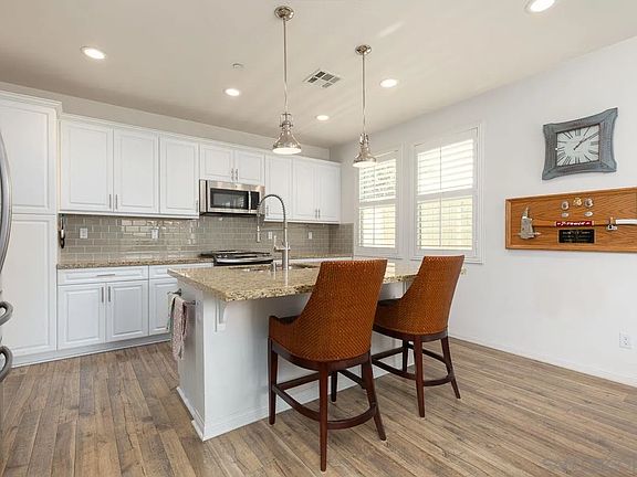 5th image of 941 Thermal Ave