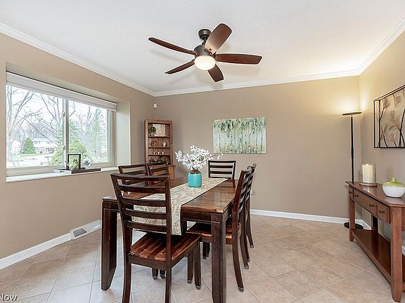 5th image of 6825 Traymore Ct