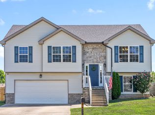 1103 Freedom Dr, Clarksville, TN 37042