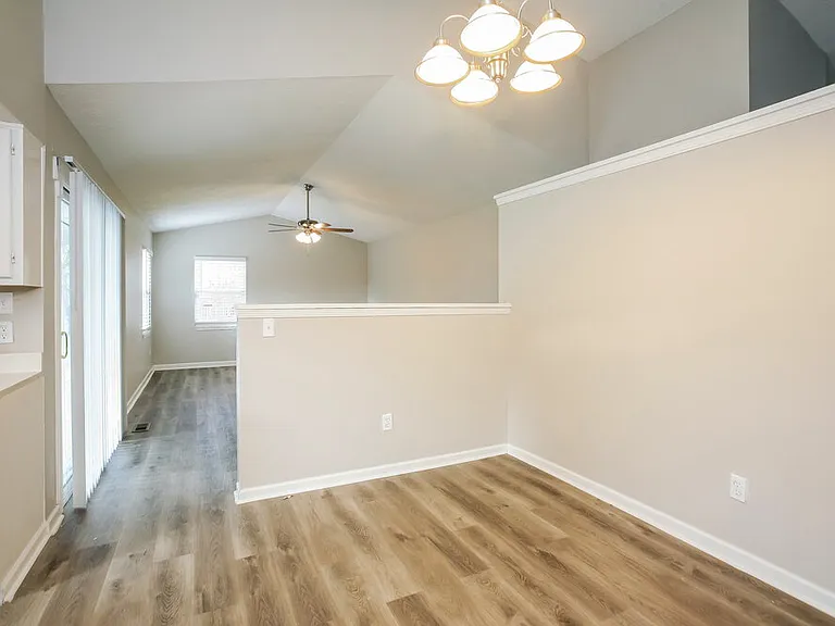 7809 Hampton Pl — Photo 6