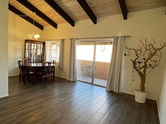 2LivingDiningSlidingDoorToPatio