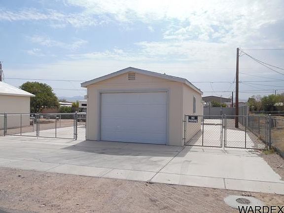 2nd image of 1916 Hualapai Dr