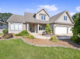 3170 Maryann Ln, Dyer, IN 46311