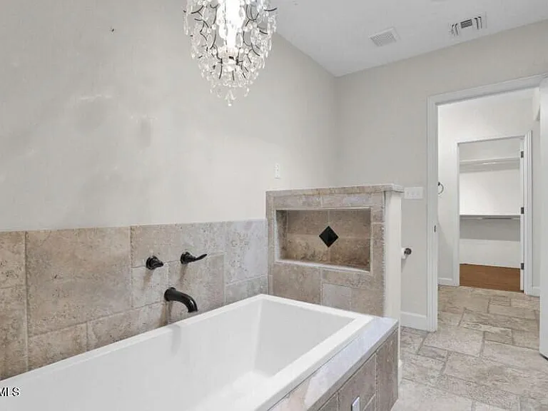3229 E Clarendon Ave — Photo 11