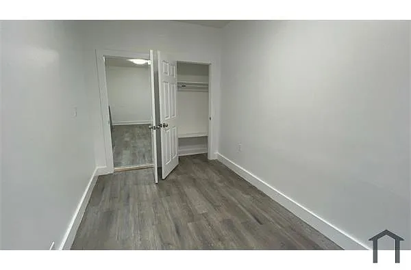 Building Photo - 1731 Van Buren St #1