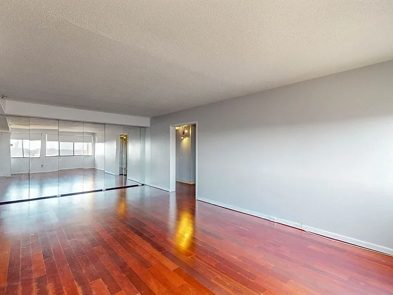 250 Hammond Pond Pkwy #1203N — Photo 11