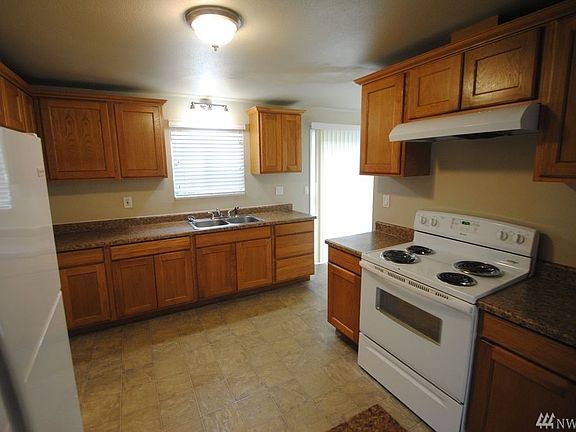 5th image of 7034 Tacoma Ave S