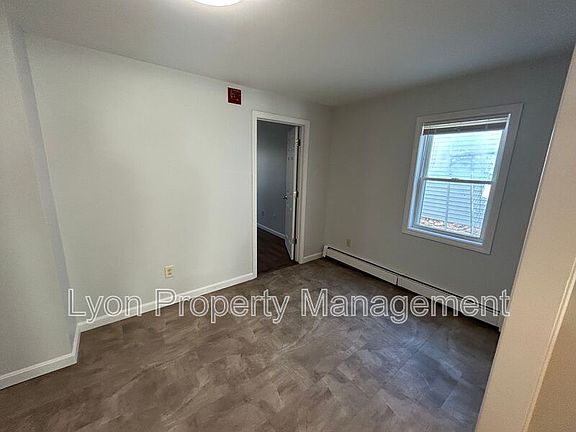 5th image of 12 Clark Ct #1R