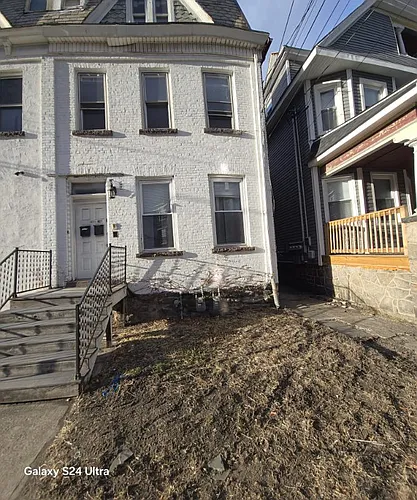 401 S River St #2 Photo 1