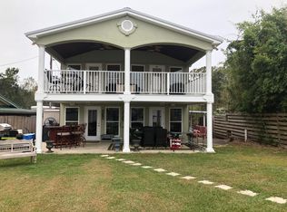 7408 Riverview Dr, Gautier, MS 39553