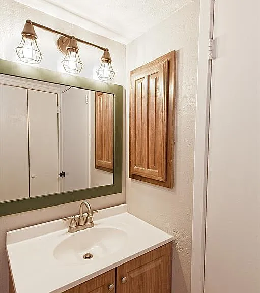 889 Dublin Dr #D — Photo 35