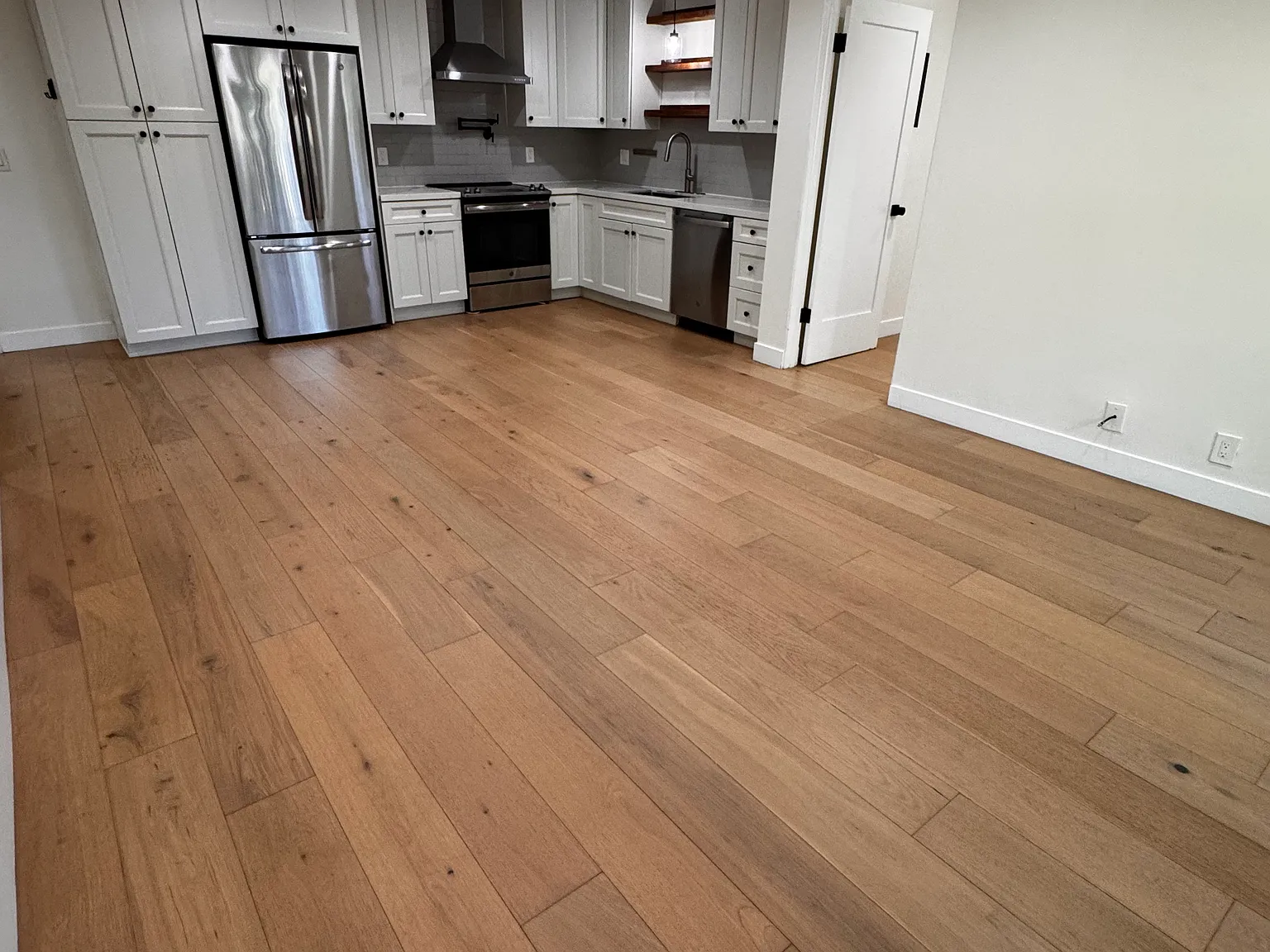 2 bed, 753 sqft, $3,800 — Photo 3