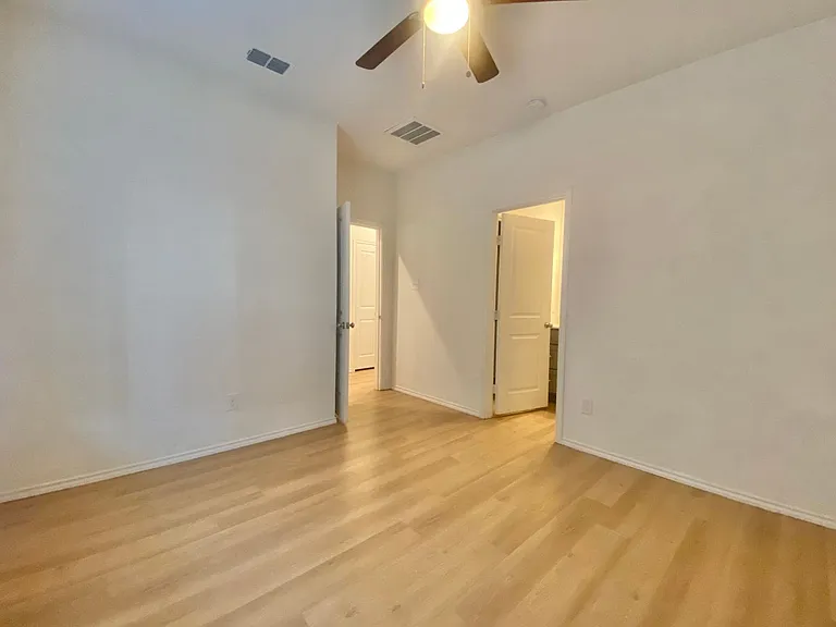 5547 Itasca St — Photo 12