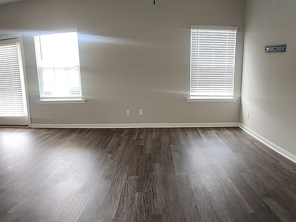 2nd image of 64 Sunflower Cir NE