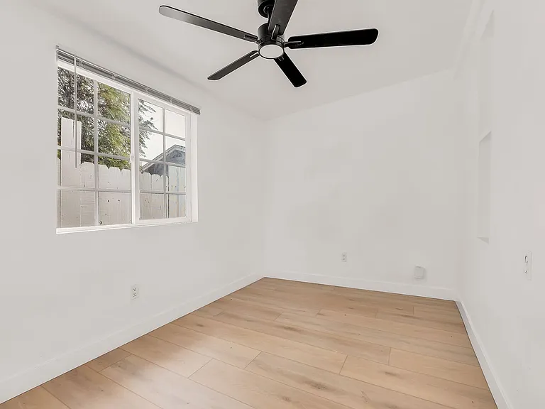 940 Arcadia Pl — Photo 10