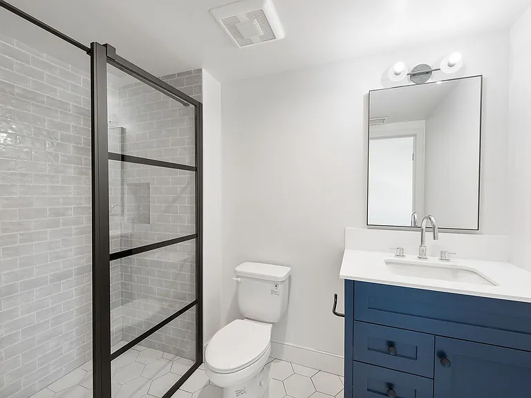 6025 Craner Ave — Photo 13