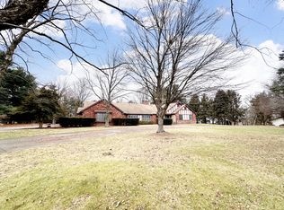 12151 Woodland Dr, Farmer City, IL 61842