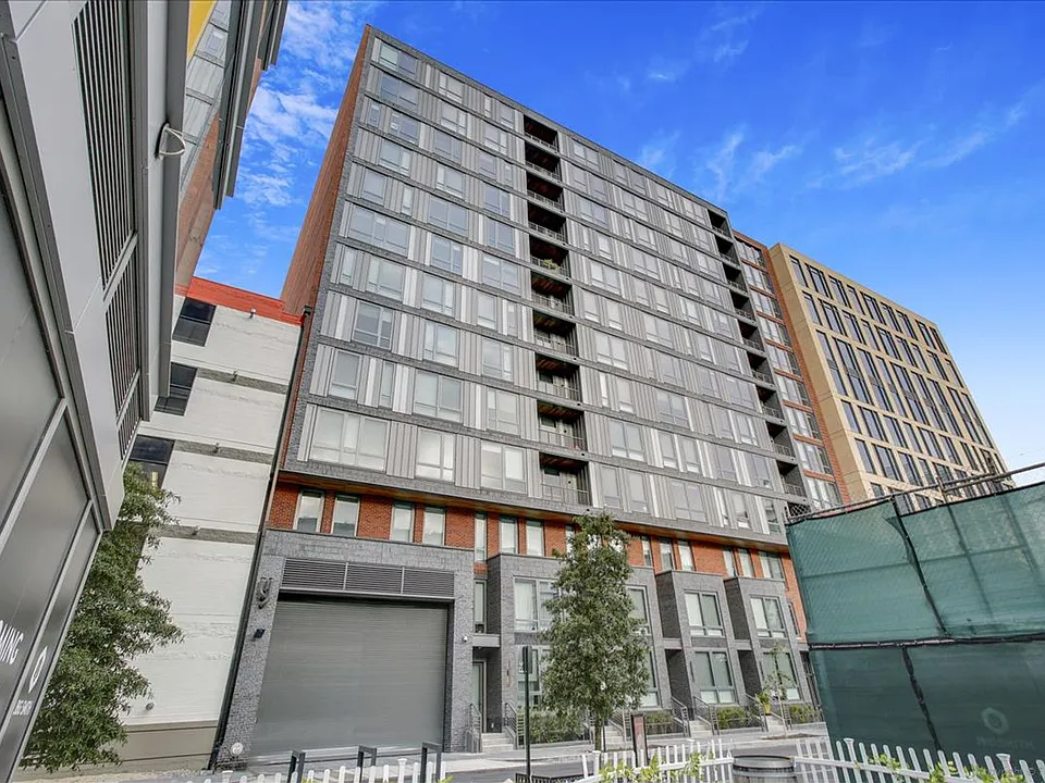 1211 Van St SE #602