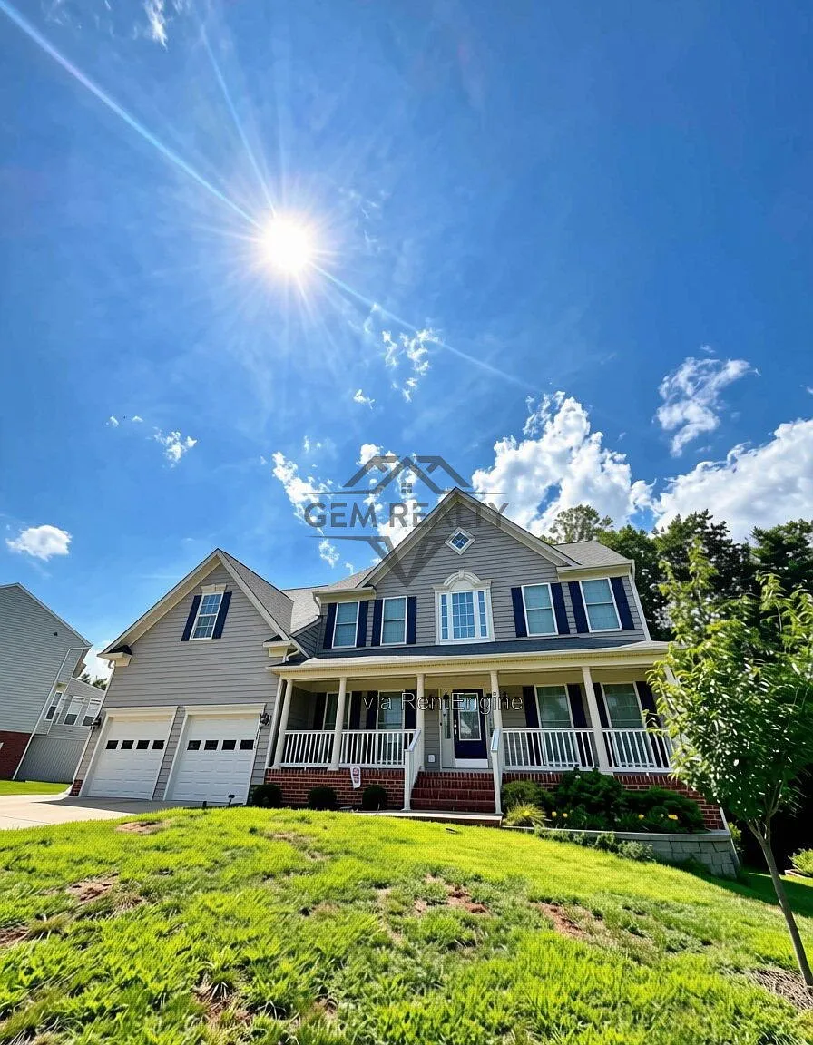 5 bed, 4.5 bath, 3745 sqft, $3,300 — Photo 1