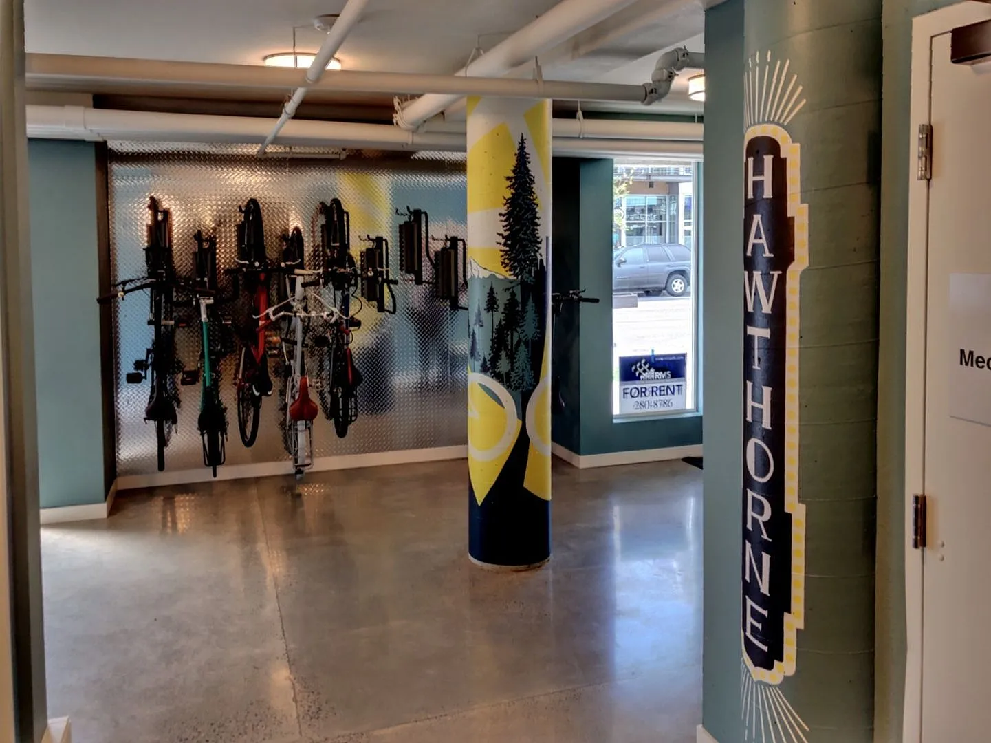 The Hub — Photo 4