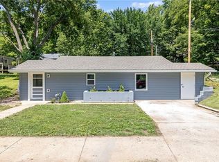 620 6th Ave, Leavenworth, KS 66048
