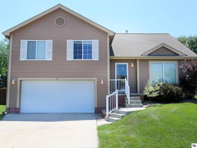 815 Edgewater Dr, Papillion, NE, 68046