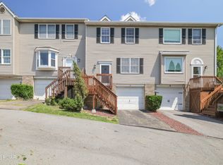 10 Briarwood Way, Clarks Summit, PA 18411