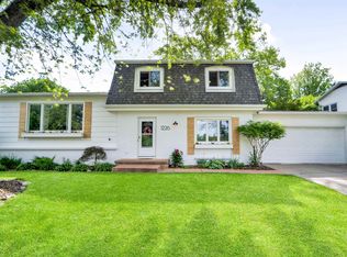 1226 Lynrose Ln, Neenah, WI 54956