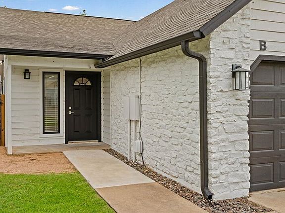 4th image of 303 Fantail Loop APT B