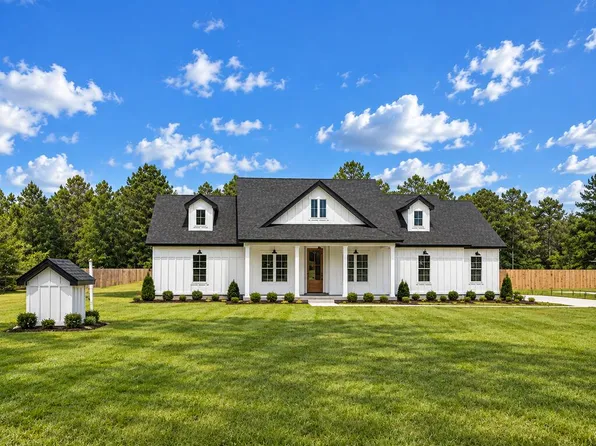 3004 Mary Powell Way, Hahira, GA 31632
