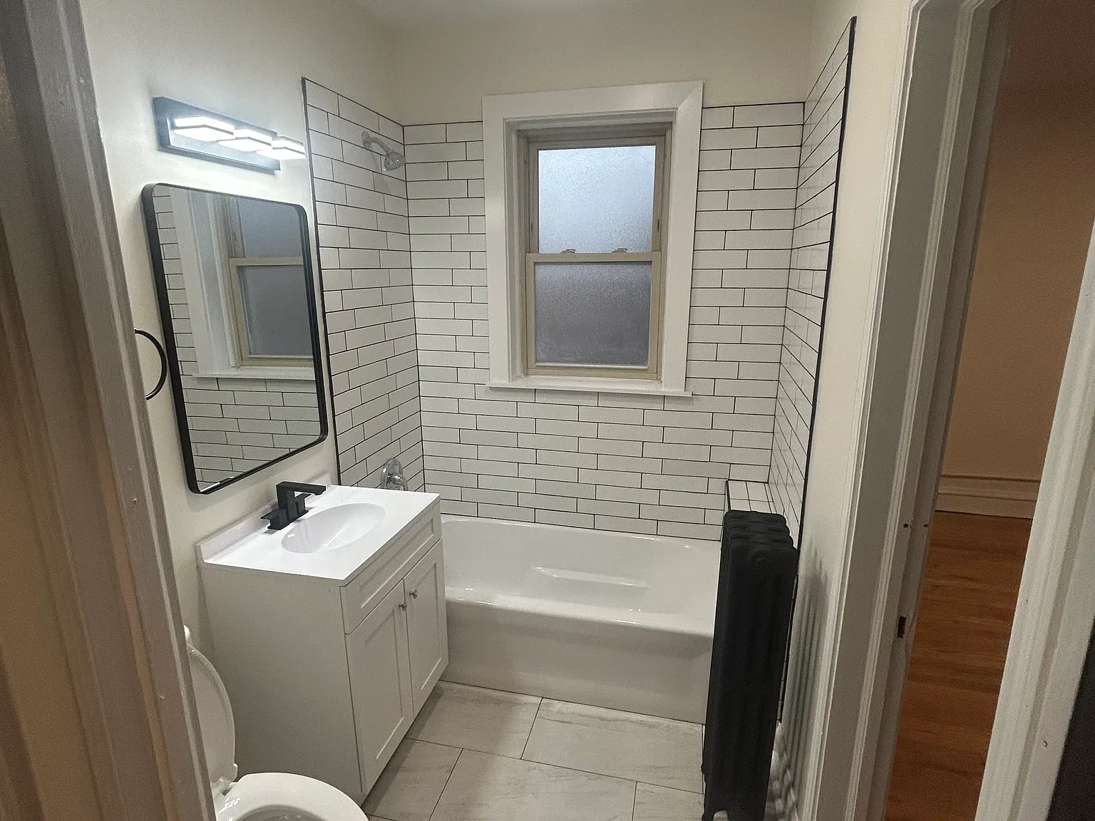 1 bed, 1000 sqft, $1,350 — Photo 3