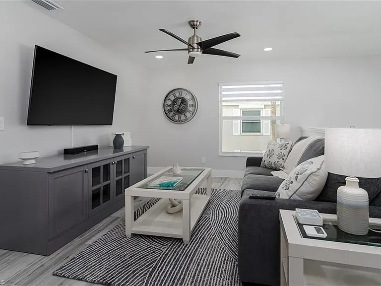 834 Gulf Pavilion Dr #204 — Photo 12