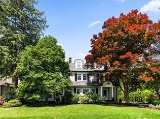 8 Berwick Rd, Lexington, MA 02420