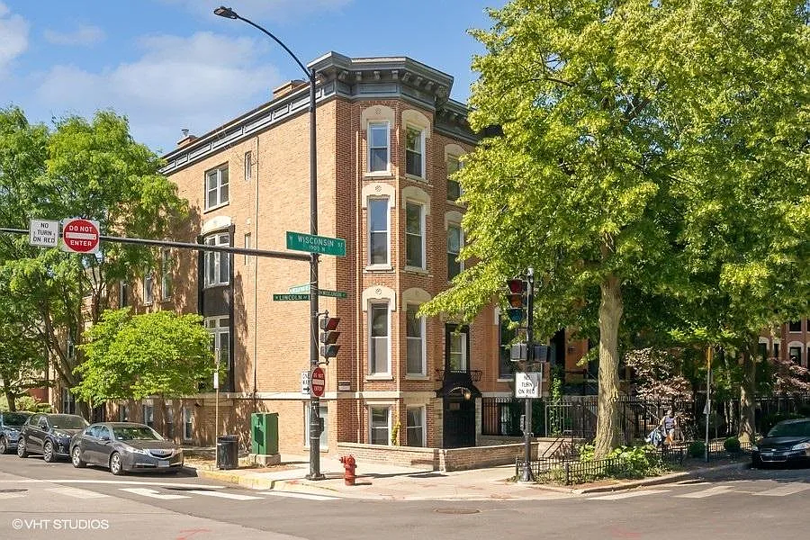 Building Photo - 301 W Wisconsin St #1