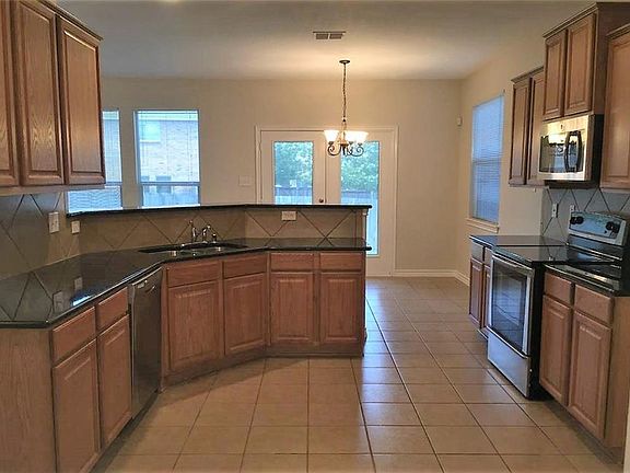 4th image of 1747 Stone Trail Dr