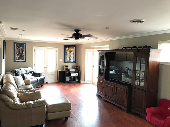 2nd image of 2304 Belmont Pl