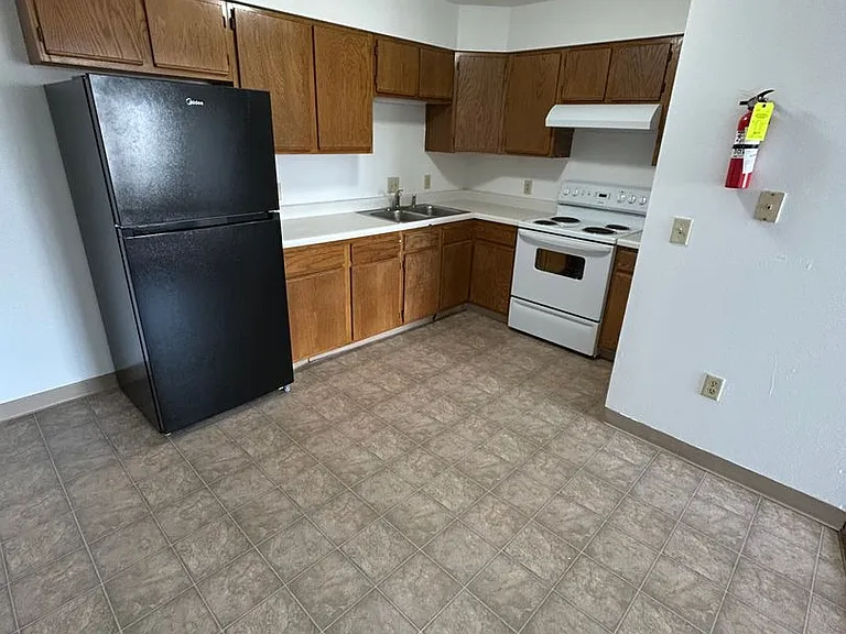 Hillcrest Apts — Photo 2