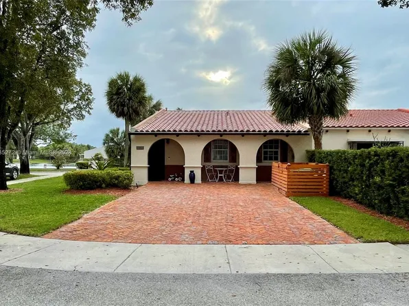 7008 Holly Rd, Miami Lakes, FL 33014