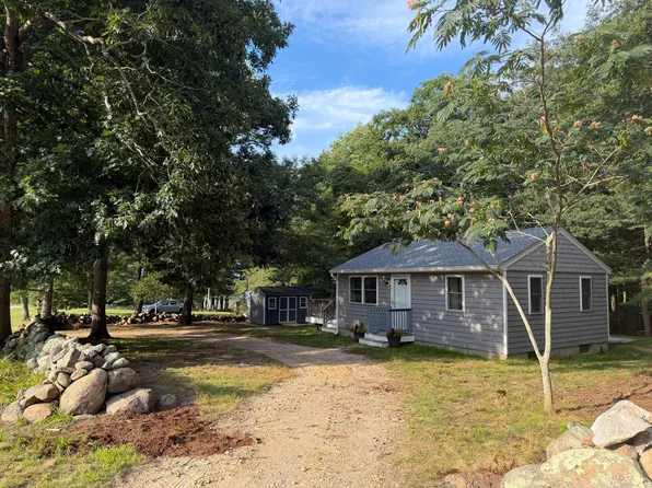 37 Gardner Rd, Charlestown, RI 02813