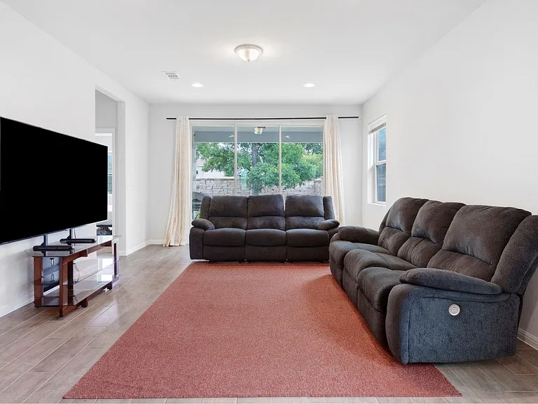 420 Winding Hollow Ln — Photo 13