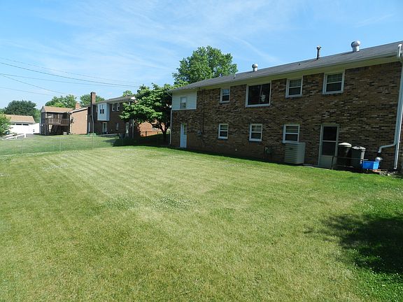 4th image of 1032 Almond Dr