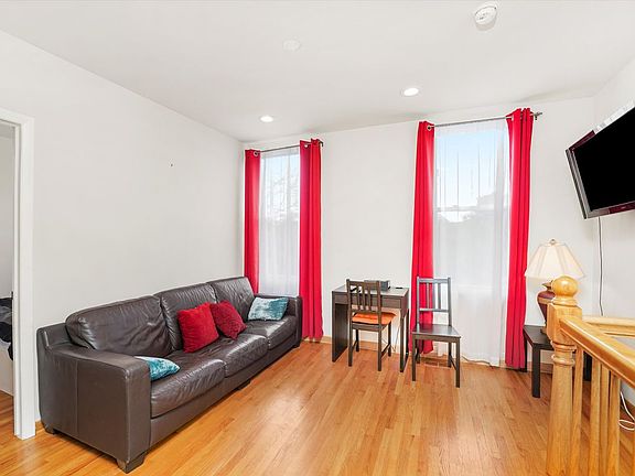 4th image of 624 S Oakley Blvd #2