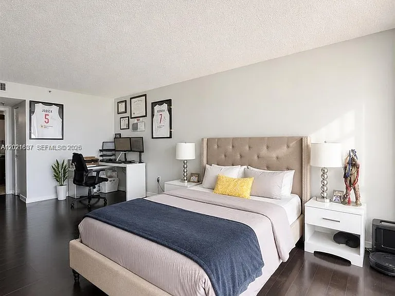 555 NE 15th St #16K — Photo 6
