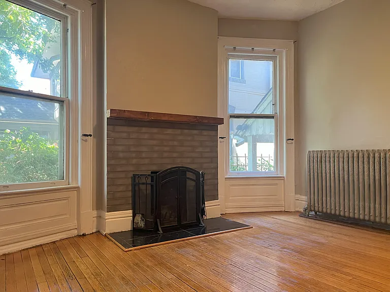 1259 N York St #5 — Photo 3