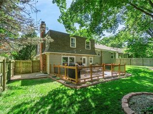 8232 W 97th St, Overland Park, KS 66212