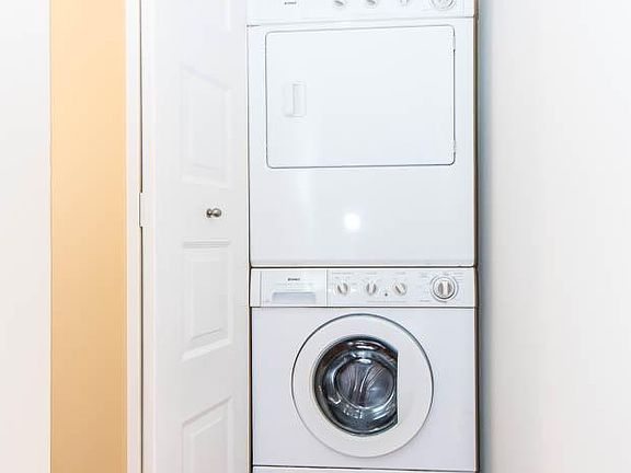 3rd image of 2300 Pimmit Dr APT 1016