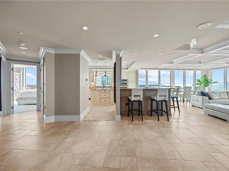 3991 Gulf Shore Blvd N #Penthouse 101 — Photo 29