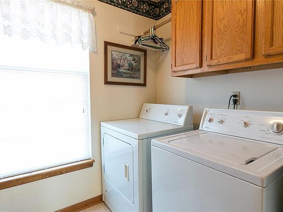 4th image of 3329 Bryn Mawr Dr